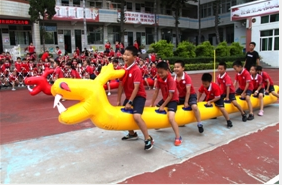 五星实验小学用“旱地赛龙舟”趣味活动传承传统文化