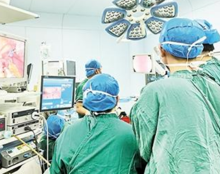 腹腔镜联合内镜技术成熟 精准切除恶性肿瘤