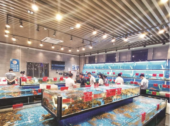 漳州海鲜大量上市 100多种海鲜供消费者选择