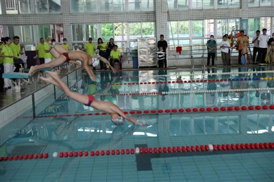 石狮市少年儿童游泳比赛落幕 参赛人数创历届之最