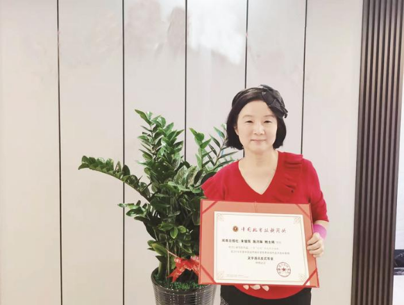 台籍教师被评上“中国地市报新闻奖” 这在全国尚属首次
