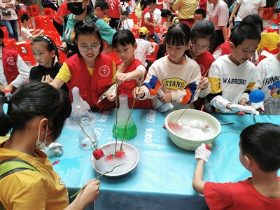 小记者前往石狮国际食品城 在欢笑中打开科学的大门