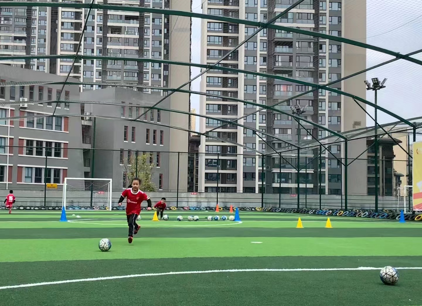 厦门9所幼儿园成足球特色园 全面开展足球教学活动