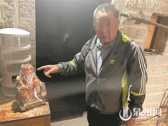 石狮市一男子去寺庙里“不问自取”两尊佛像