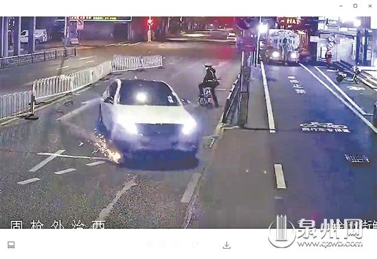 男子醉酒后驾驶机动车 撞上路中间隔离护栏