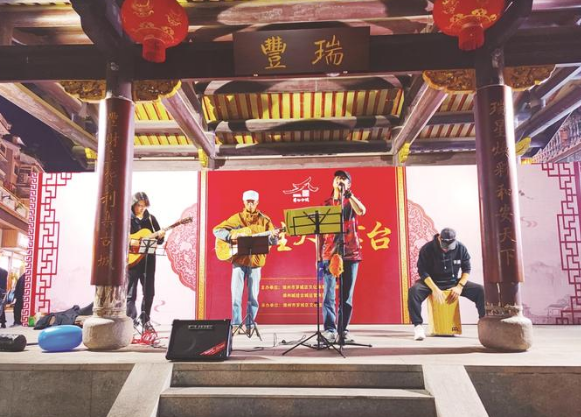 七狼致力于闽南语歌曲创作 推动两岸歌曲合作交流