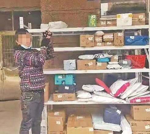 男子“顺手牵羊” 多次偷快递 被抓！