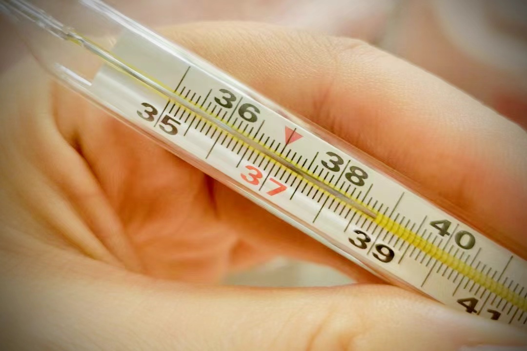 人体正常的温度是多少？腋下体温37度正常吗？